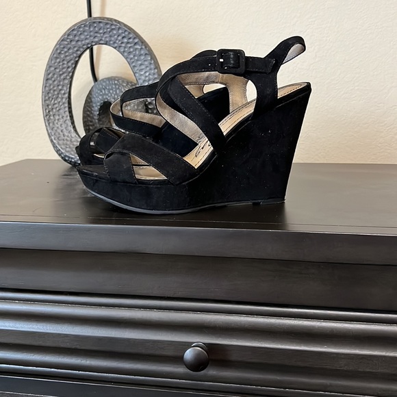 Wedgies - Picture 3 of 3